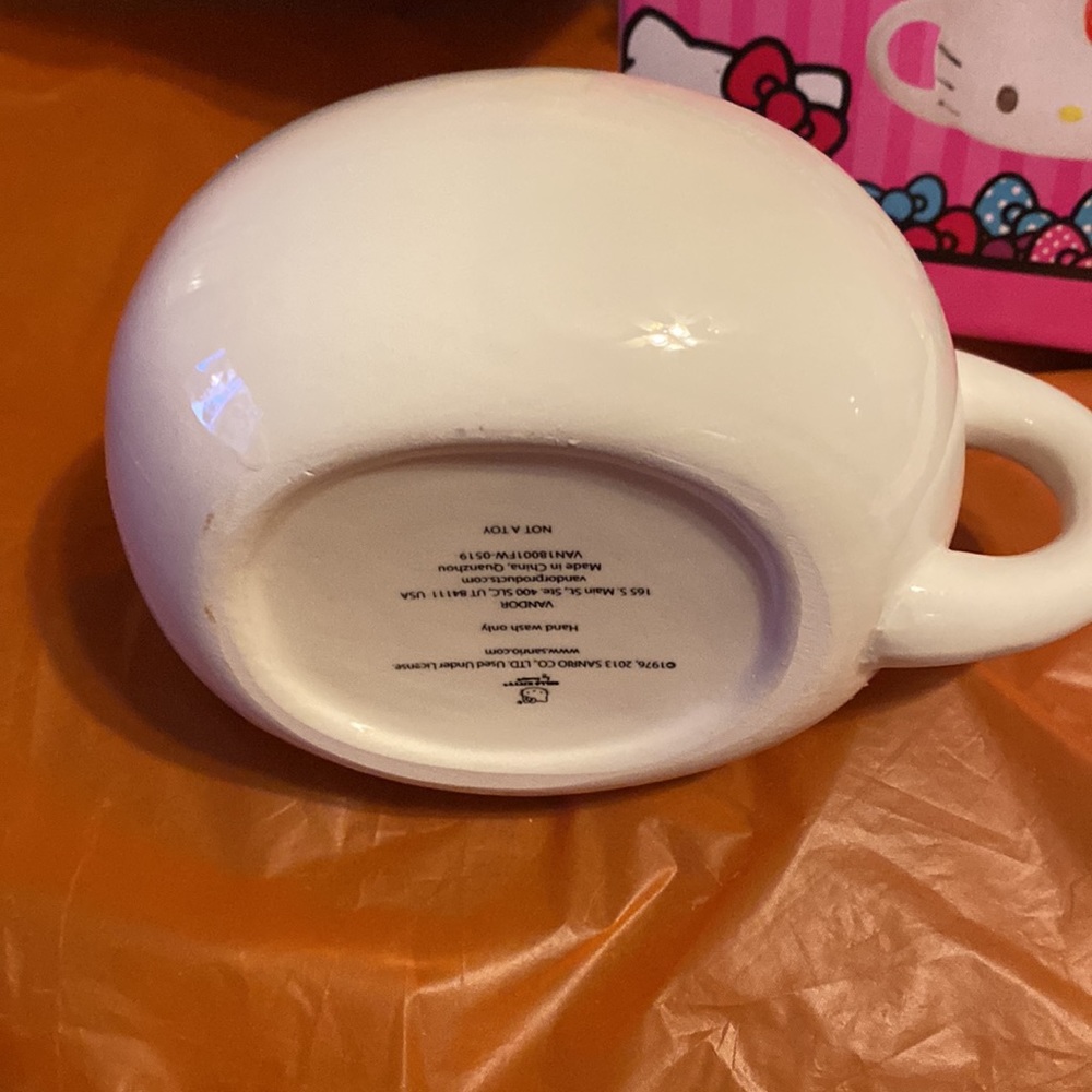 Hello Kitty items X3! - Picture 10 of 11